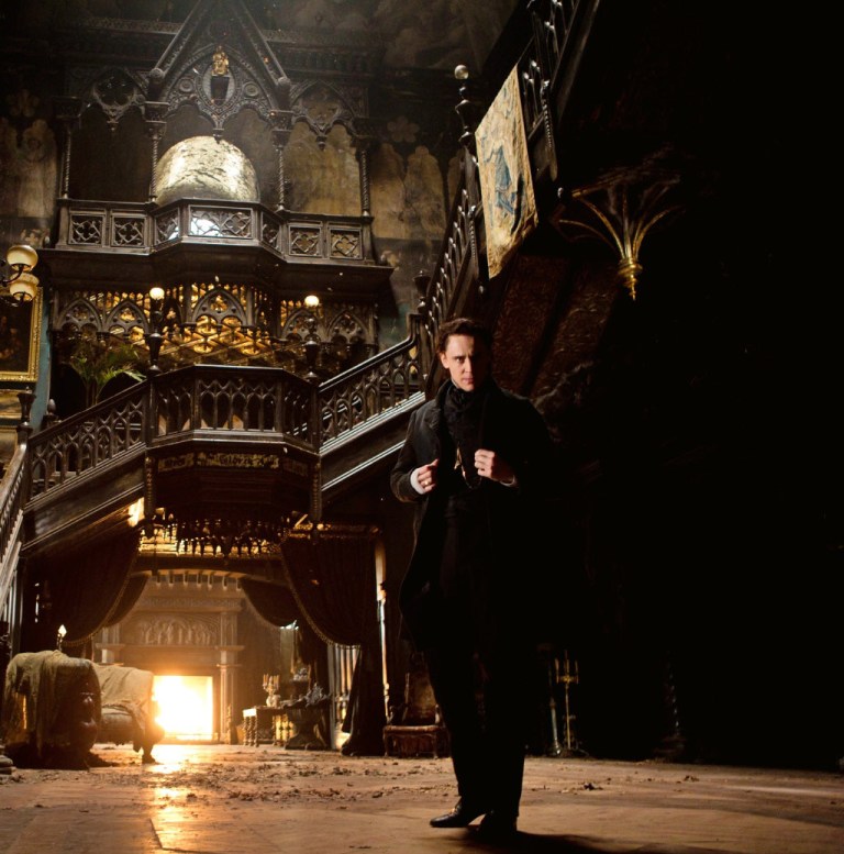 Tom Hiddleston Unfathomed Gothic Horror Glory Crimson Peak | The Mary Sue