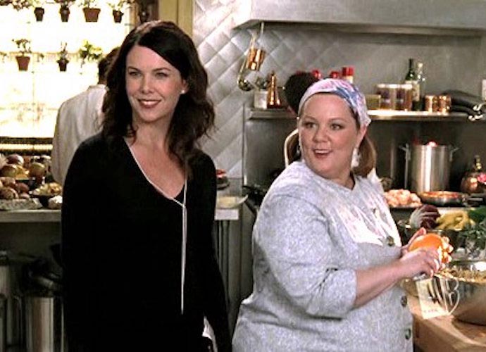 Lauren Graham and Melissa McCarthy in Gilmore Girls