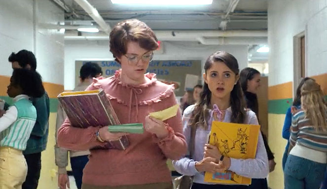 I like to believe that Nancy was thinking about Barb in this moment : r/ StrangerThings