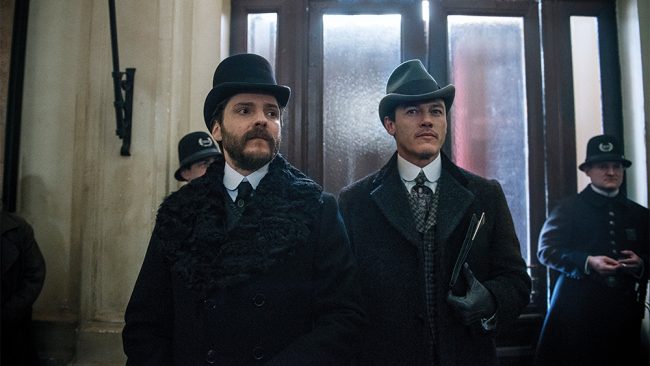 'The Alienist' Is A Beautifully Disturbing Gilded Age Murder Mystery ...