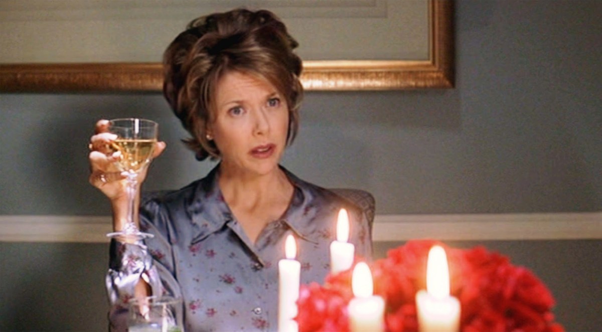 Annette Benning in a scene from "American Beauty"