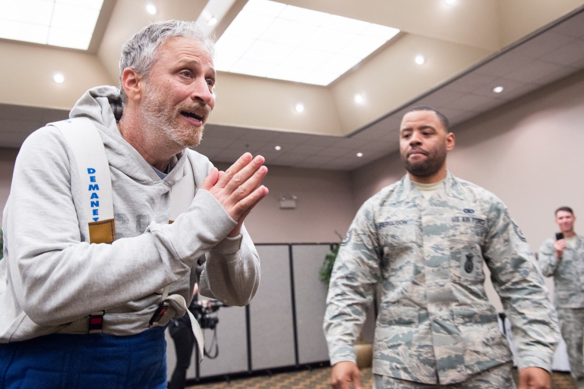 Jon Stewart shows appreciation for the troops