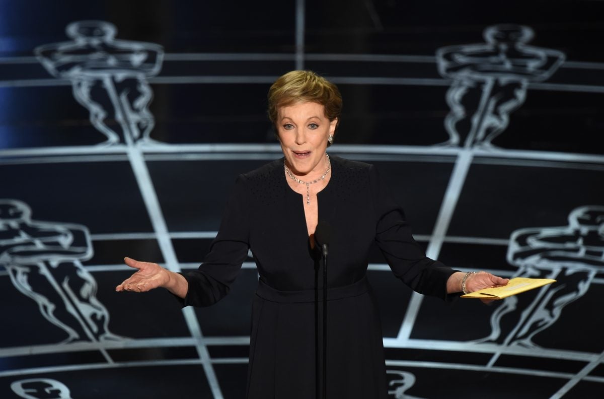 Julie Andrews presenting an Oscar