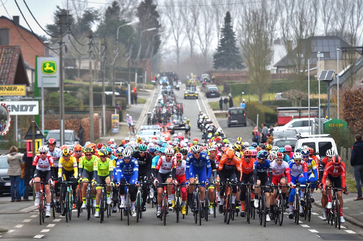 Omloop Het Nieuwsblad female cyclist made to stop