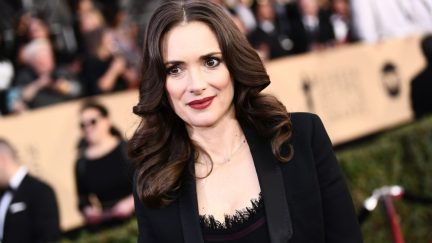 Winona Ryder wins sag award for stranger things.