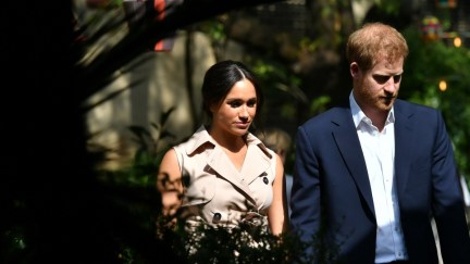 JOHANNESBURG, SOUTH AFRICA - OCTOBER 02: Prince Harry, Duke of Sussex and Meghan, Duchess of Sussex arrive at the Creative Industries and Business Reception at the British High Commissioners residence to meet with representatives of the British and South African business communities, including local youth entrepreneurs, on day ten of their tour in Africa on October 2, 2019 in Johannesburg, South Africa. (Photo by Dominic Lipinski - Pool/Getty Images)