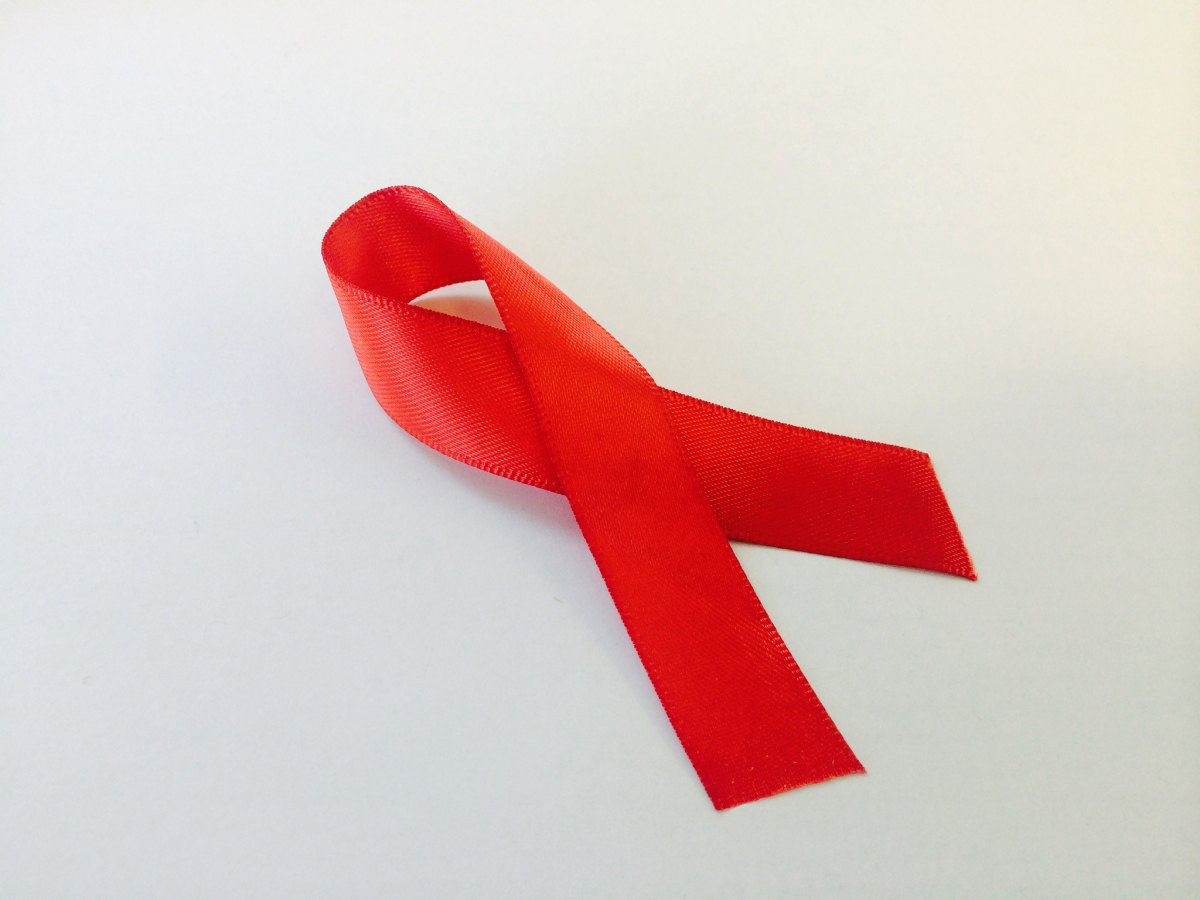 red aids awareness ribbon