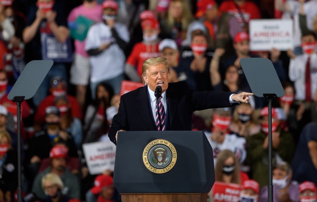 MOON TOWNSHIP, PA - SEPTEMBER 22: President Donald Trump speaks at a campaign rally at Atlantic Aviation on September 22, 2020 in Moon Township, Pennsylvania. Trump won Pennsylvania by less than a percentage point in 2016 and is currently in a tight race with Democratic nominee, former Vice President Joe Biden. (Photo by Jeff Swensen/Getty Images)