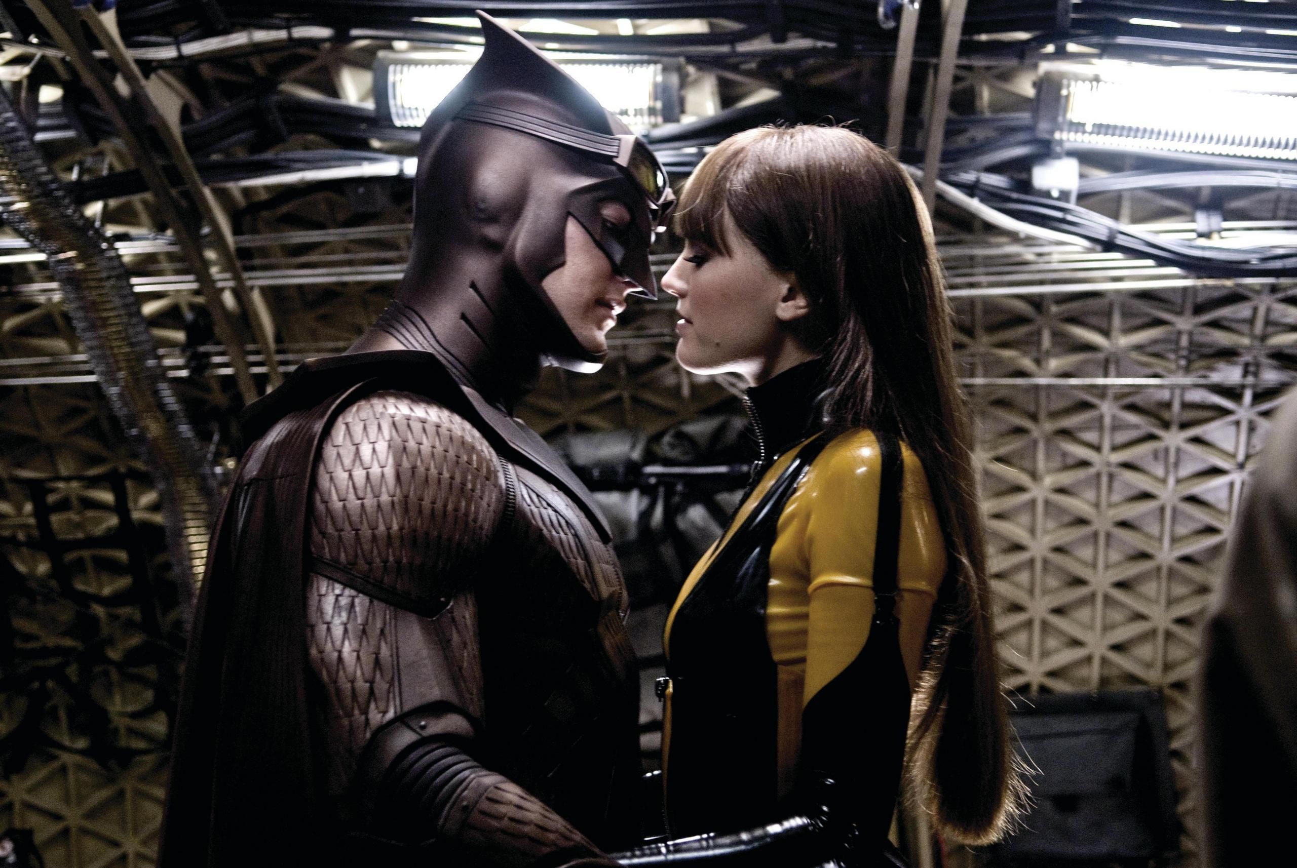 Silk Spectre and Nite Owl in Watchmen