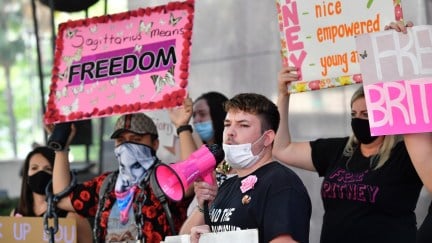 LOS ANGELES, CALIFORNIA - SEPTEMBER 16: Supporters of Britney Spears attend the #FreeBritney Protest Outside Los Angeles Courthouse at Stanley Mosk Courthouse on September 16, 2020 in Los Angeles, California. (Photo by Frazer Harrison/Getty Images)