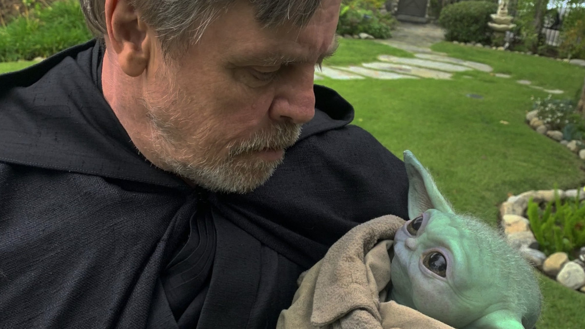 Mark Hamill teases what to expect from Luke Skywalker in Star Wars
