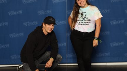 Rachel Leishman making Hayden Christensen kneel at NYCC