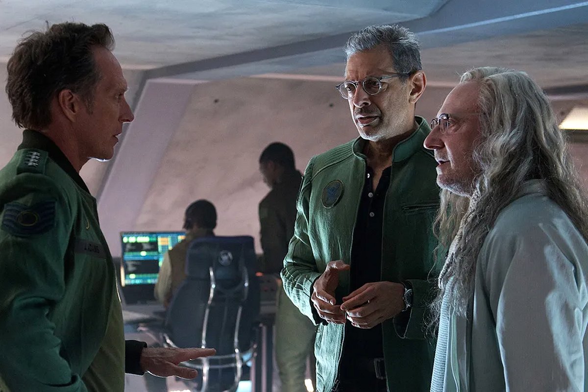 William Fichtner, Jeff Goldblum and Brent Spiner in Independence Day: Resurgence (20th Century Fox)