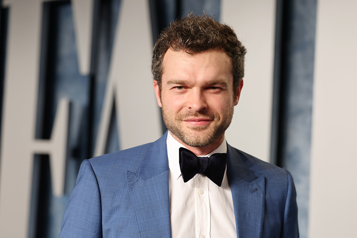 Alden Ehrenreich at an Oscars party