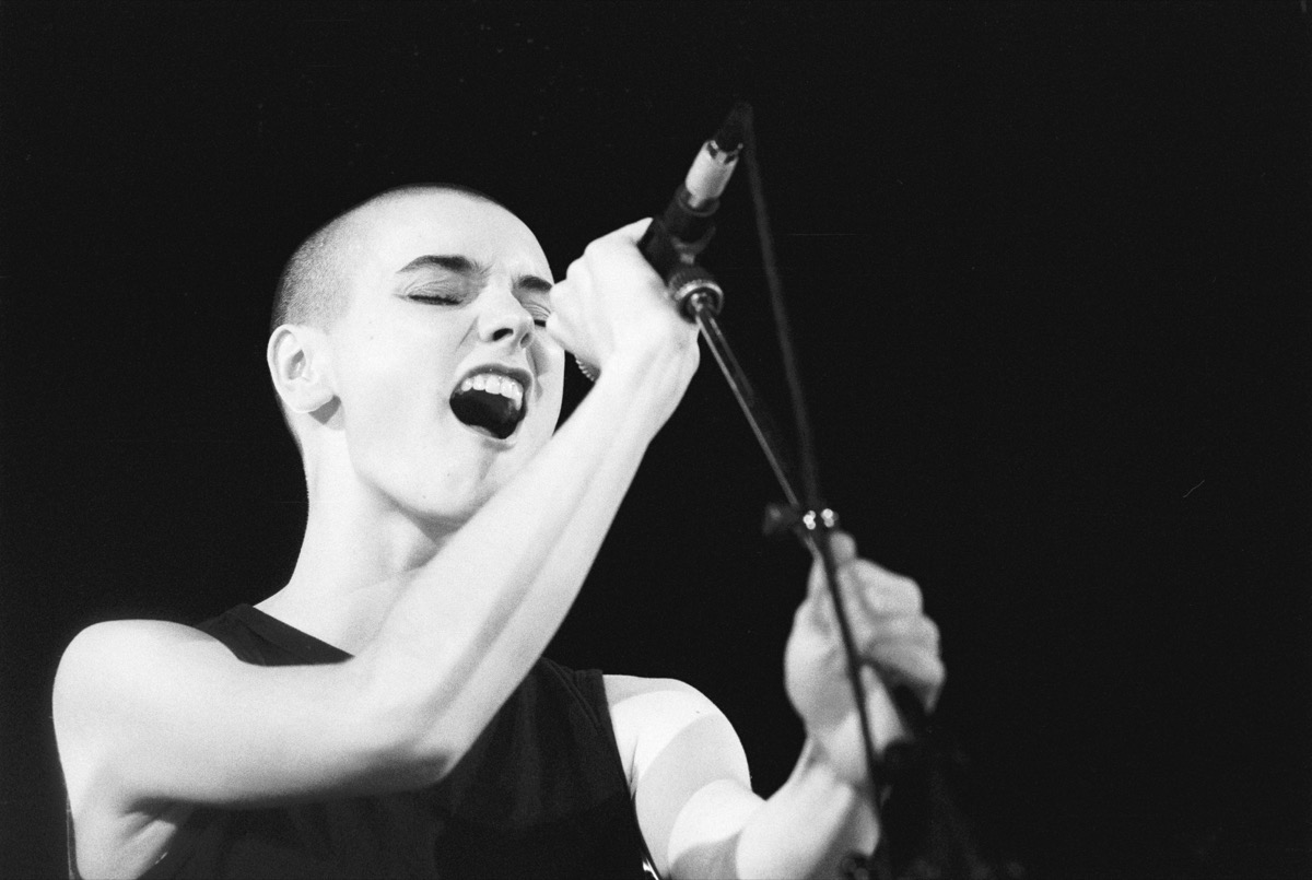 UTRECHT, NETHERLANDS-MARCH 16TH: Sinead O'Connor, voc, performs at Vredenburg on 16th march 1988 in Utrecht, the Netherlands (photo by Frans Schellekens/Redferns)