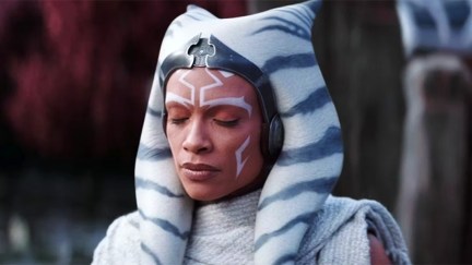 Rosario Dawson as Ahsoka Tano using Psychometry in Ahsoka