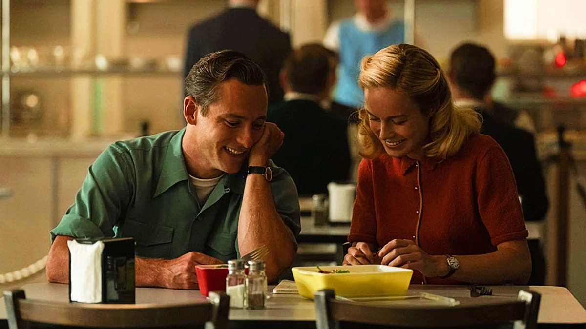 Brie Larson as Elizabeth Zott and Lewis Pullman as Calvin in Lessons in Chemistry