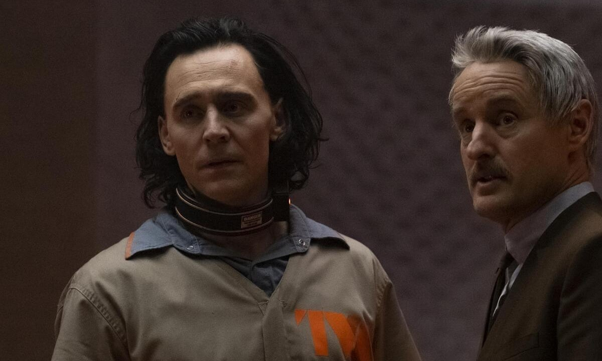 Tom Hiddleston as Loki and Owen Wilson as Mobius in 'Loki'