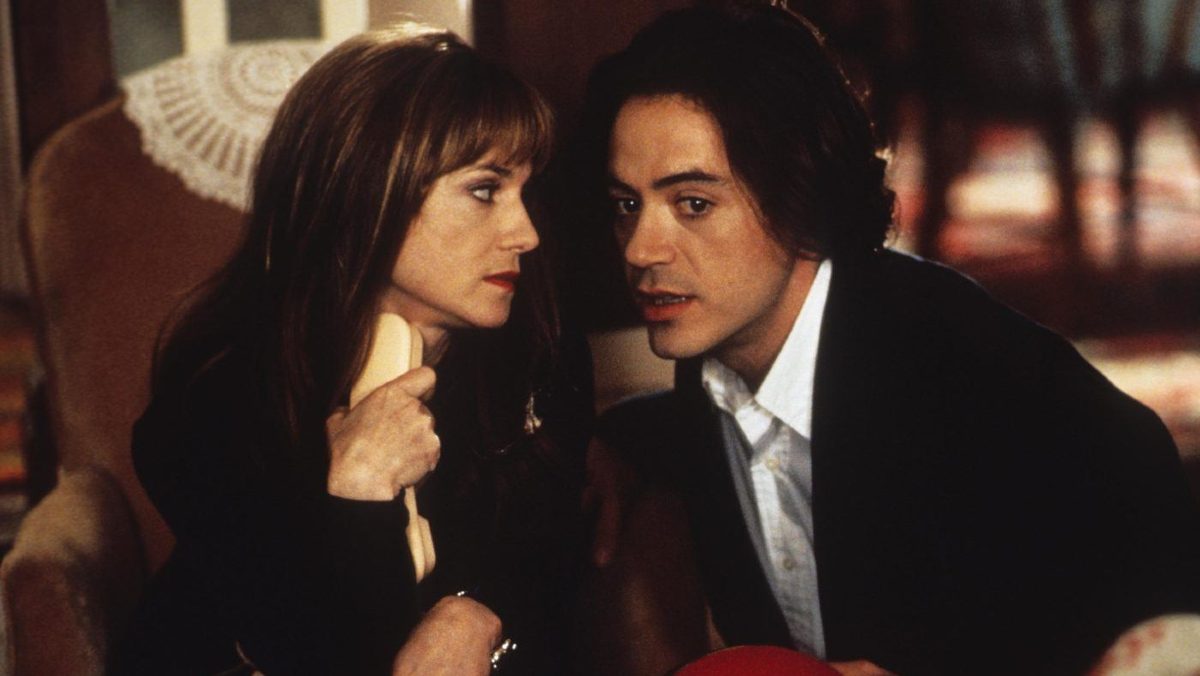 Holly Hunter and Robert Downey Jr. in 'Home for the Holidays'