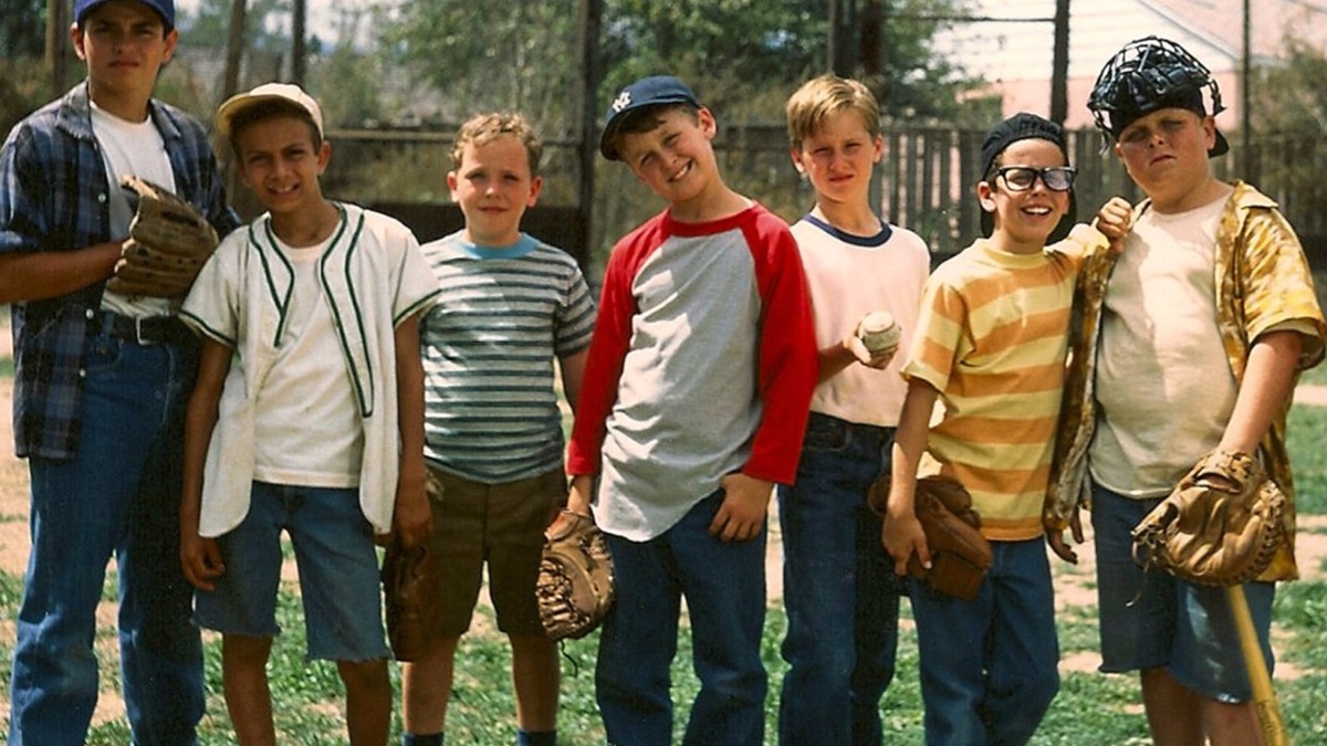 A group of kids playing baseball 