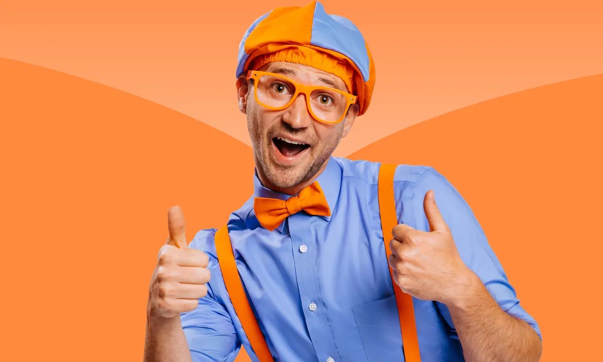 Blippi giving a thumbs up 