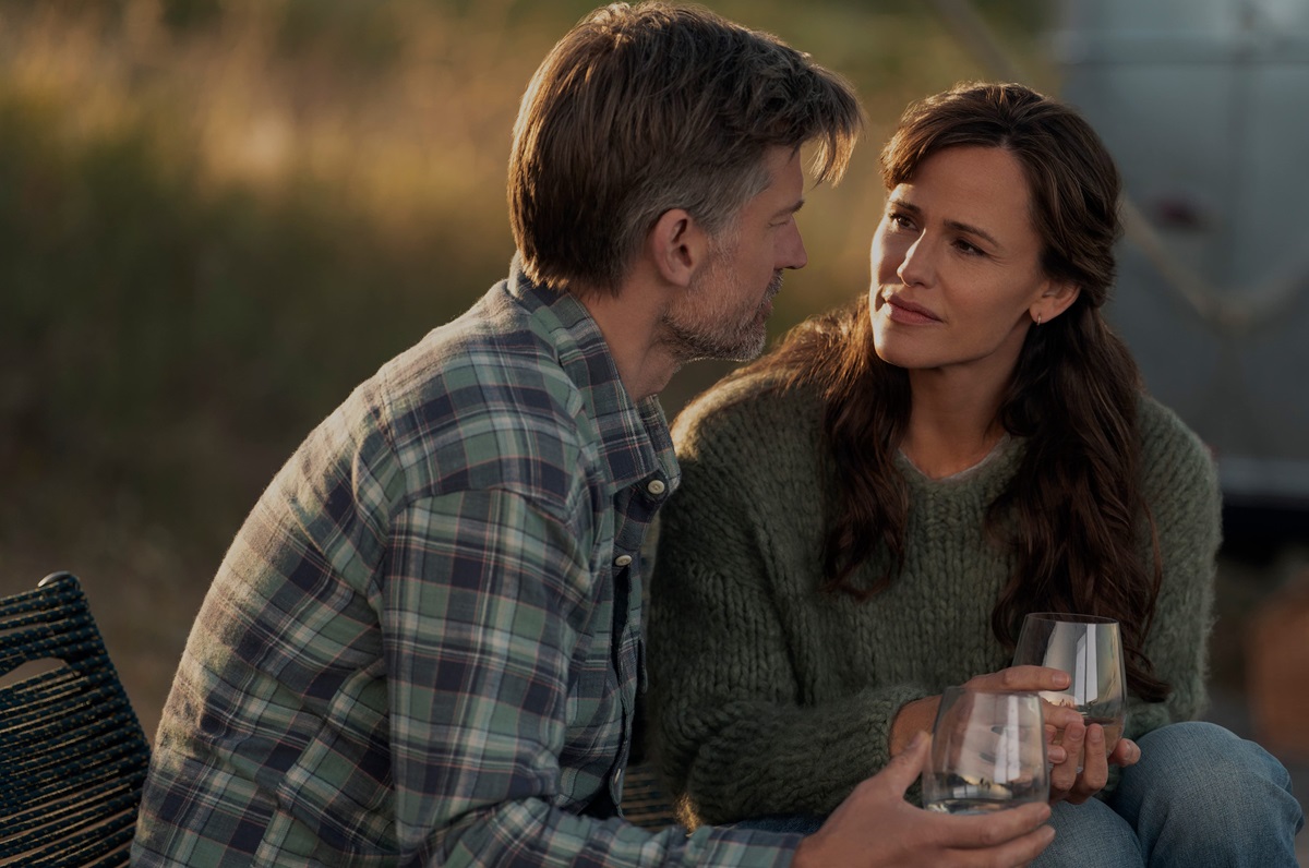 Nikolaj Coster-Waldau and Jennifer Garner talking