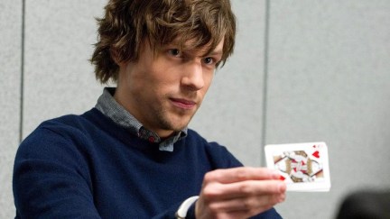 jesse eisenberg holding a card in now you see me