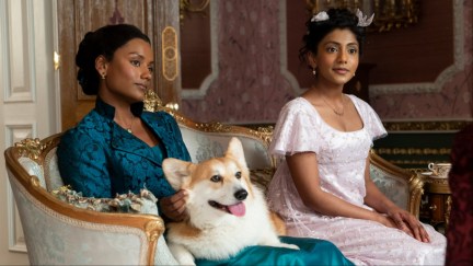 Bridgerton. (L to R) Simone Ashley as Kate Sharma, Charithra Chandran as Edwina Sharma in episode 201 of Bridgerton