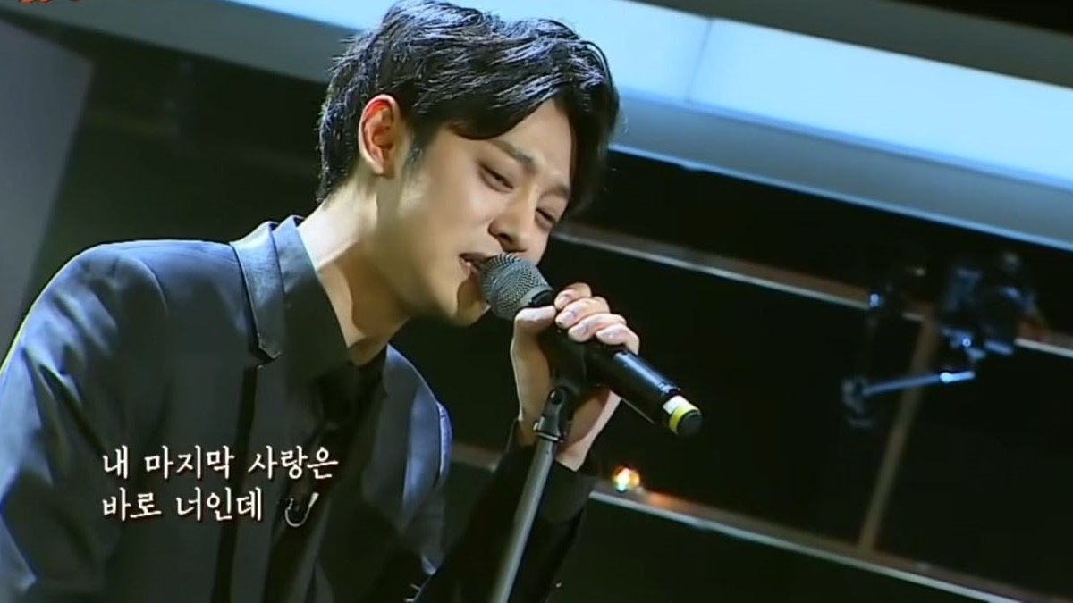 Jung Joon-young performing 'I Love You'