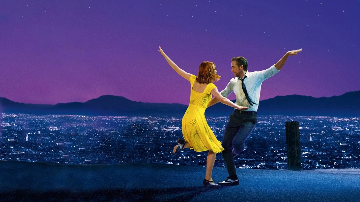 Emma Stone and Ryan Gosling dance in La La Land