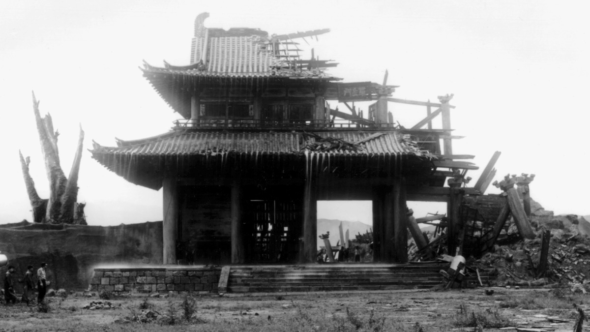 A burned out building in rendered in black and white from "Rashomon" 