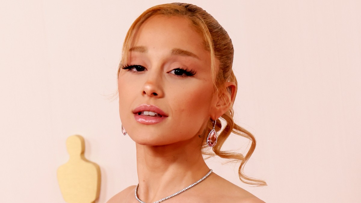 Ariana Grande poses at the 96th Academy Awards