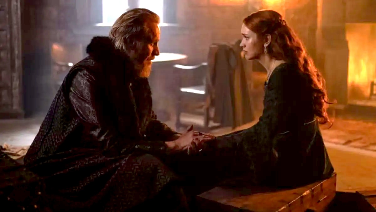 Rhys Ifans and Olivia Cooke as Otto and Alicent Hightower talking in the second episode of season two of House of the Dragon