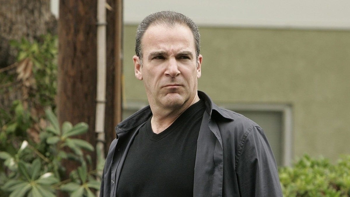 Mandy Patinkin as Jason Gideon in Criminal Minds.