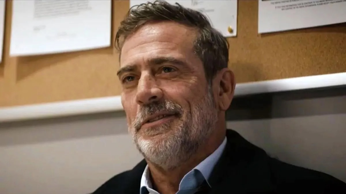 Jeffrey Dean Morgan smirks in The Boys.