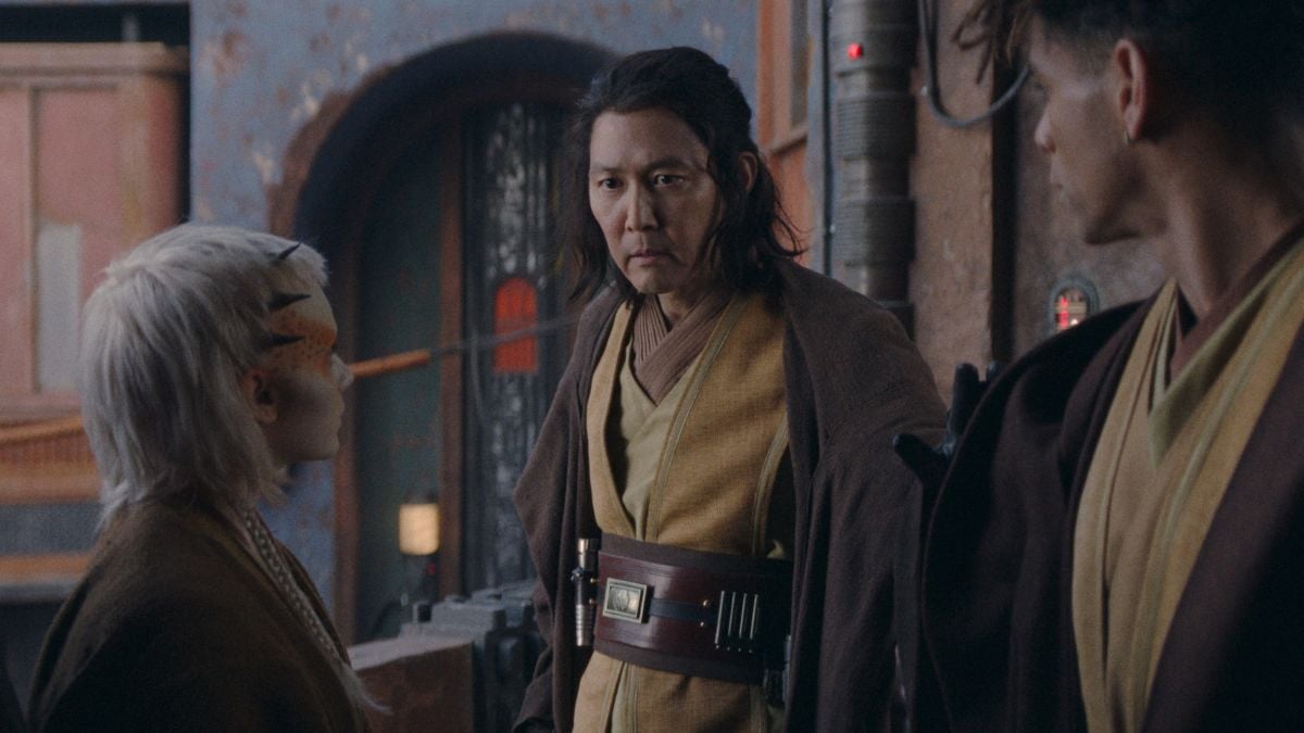Lee Jung-jae talks with his padawan in 'Star Wars: The Acolyte'