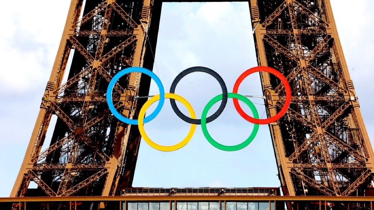 The Olympic rings on the Eiffel Tower in Paris.