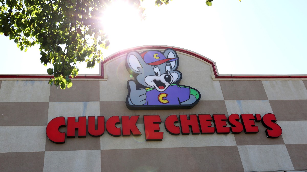 Shane Dawson Chuck E Cheese Pizza Conspiracy Explained The Mary Sue