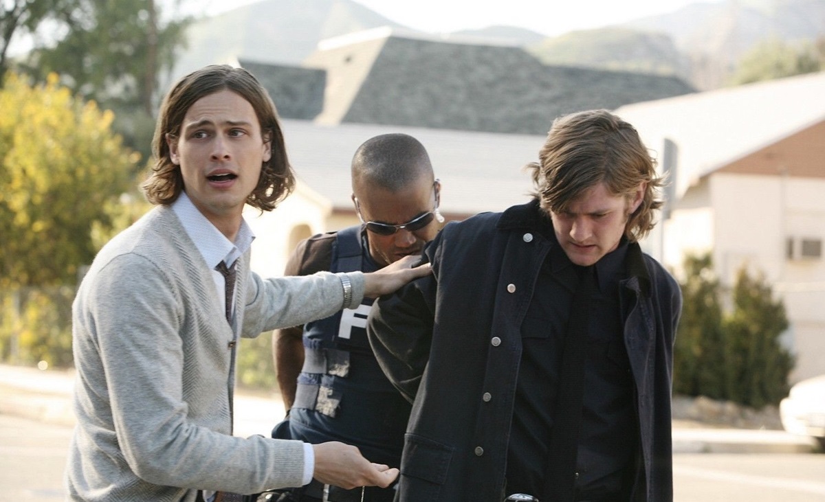 the BAU agents make an arrest