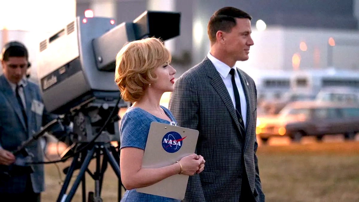 Scarlett Johansson as Kelly Jones and Channing Tatum as Cole Davis in a scene from Fly Me To The Moon