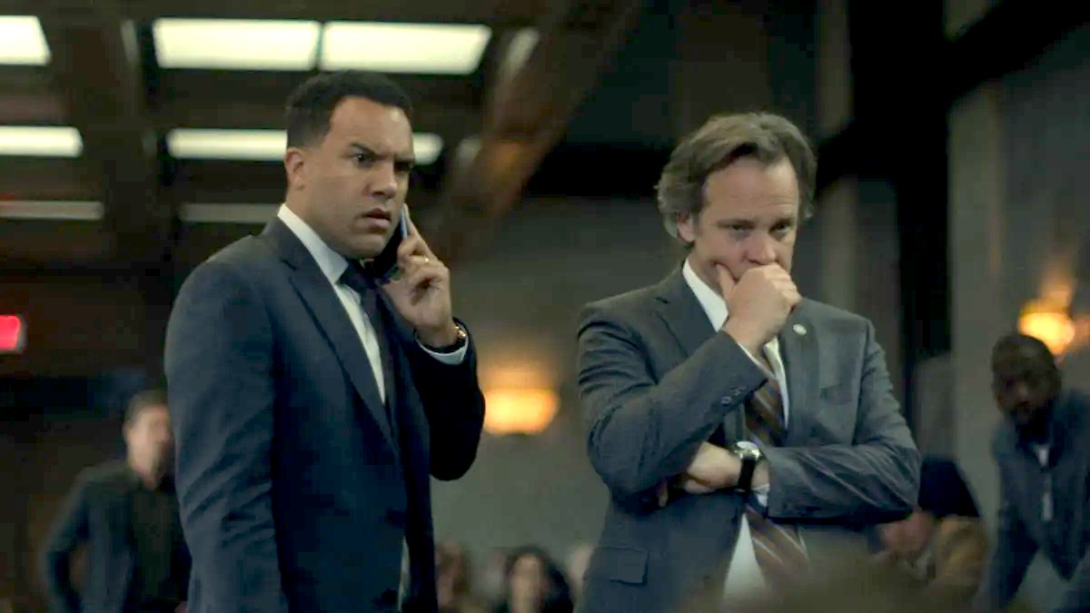 O-T Fagbenle as Nico Della Guardia and Peter Sarsgaard as Tommy Molto in Presumed Innocent