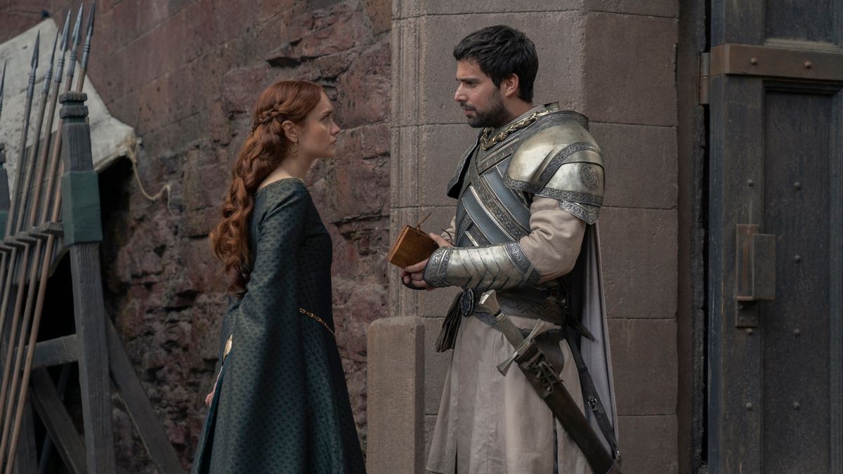 Olivia Cooke as Alicent talks to Fabien Frankel as Ser Criston Cole in House of the Dragon season 2 episode 5
