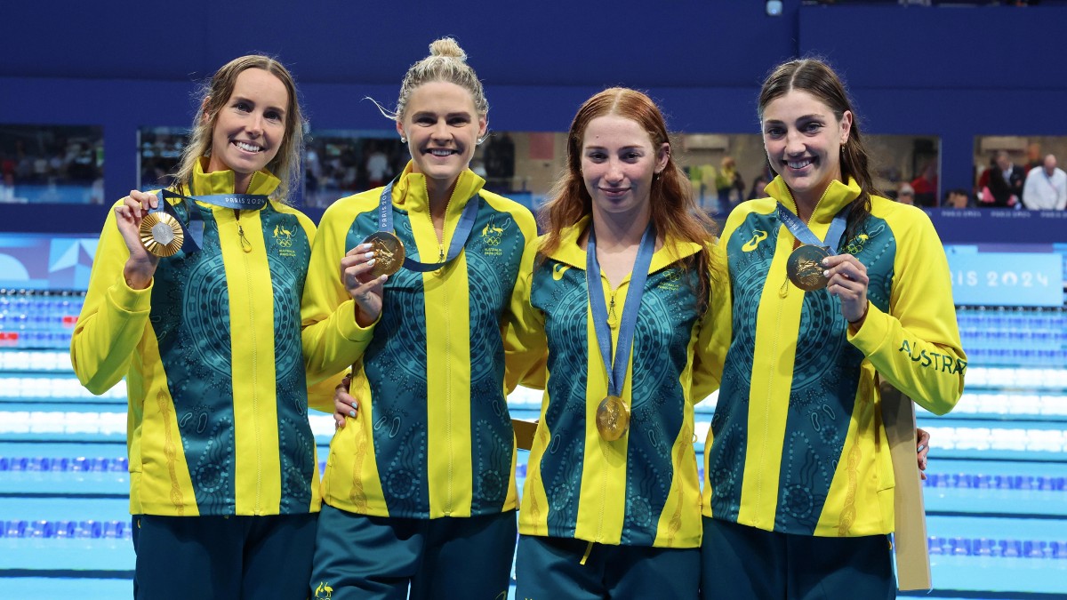 Australia's women's 4x100 freestyle relay team pose with their gold medals at the Paris Olympics