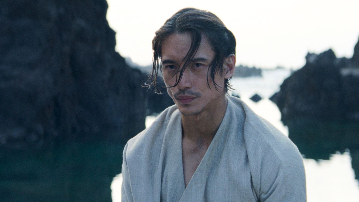 Qimir (Manny Jacinto) dons a robe after taking a dip in 'The Acolyte' 1.06