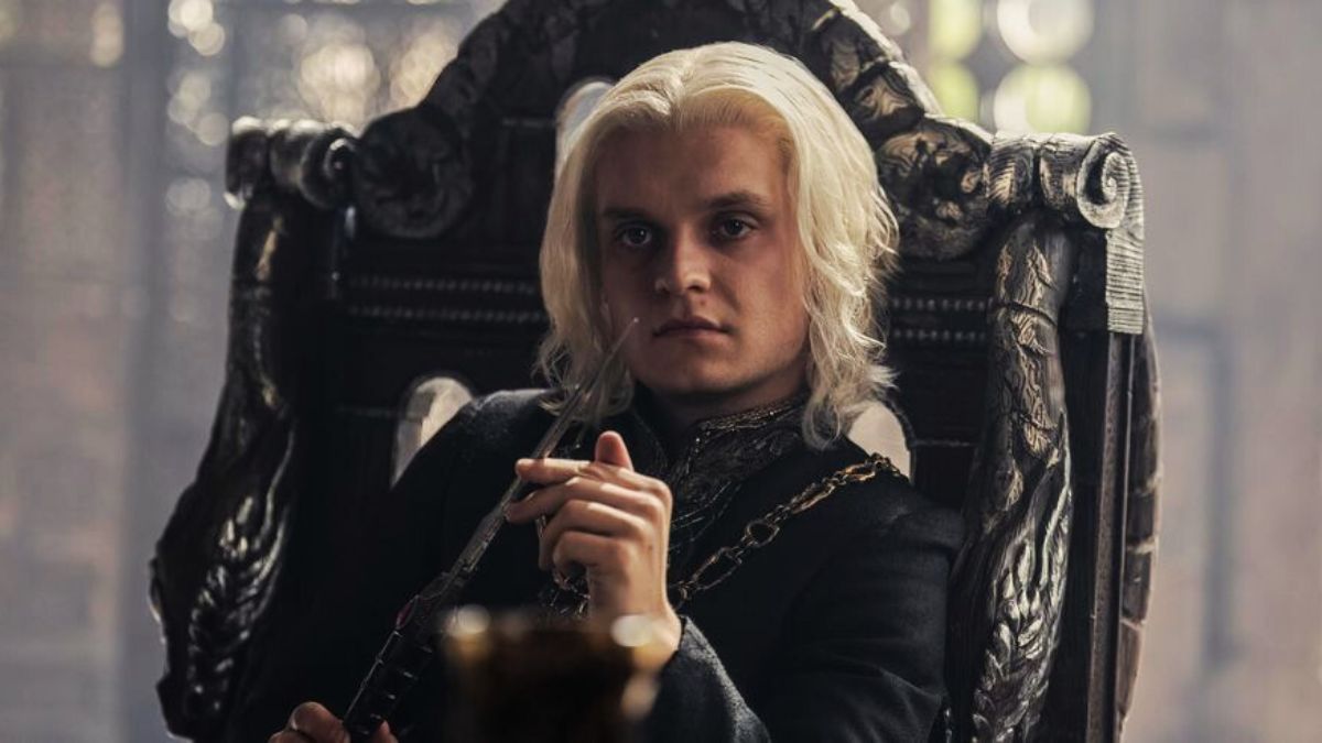 King Aegon II (Tom Glynn-Carney) sits at his council table in 'House of the Dragon' 2.04