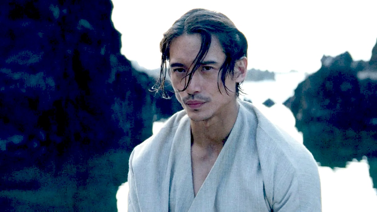 Qimir (Manny Jacinto) dons a robe after taking a dip in 'The Acolyte' 1.06