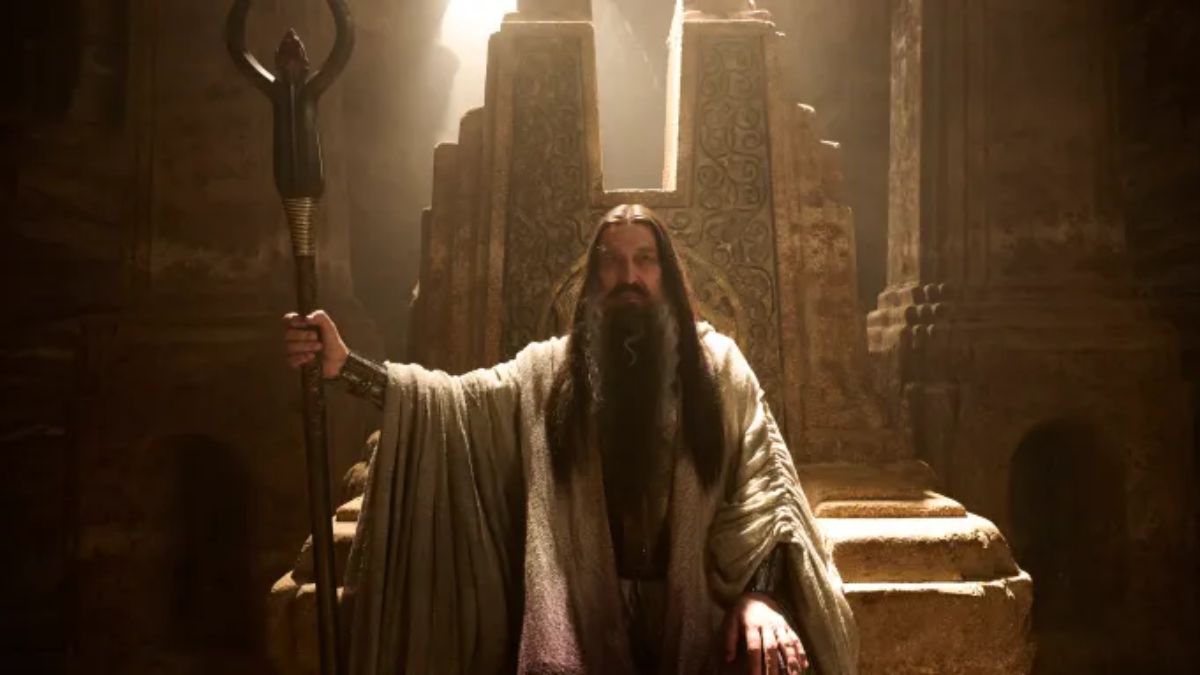 Ciaran Hinds as the Dark Wizard in Rhûn in Rings of power