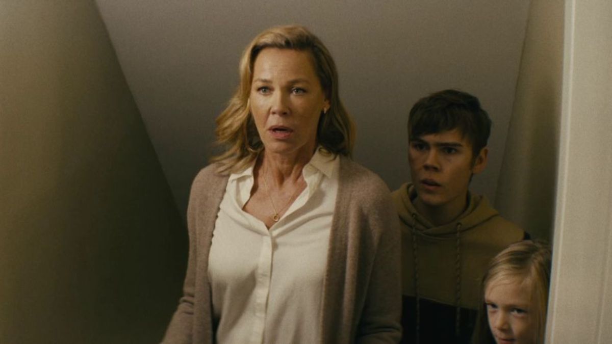 Connie Nielsen, Gage Monroe, and Paisley Cadorath in Nobody