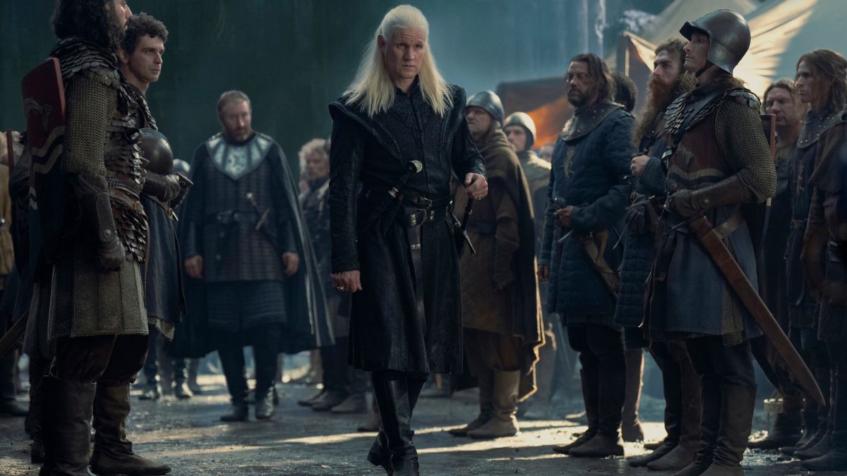 Matt Smith as Daemon Targaryen walks amidst the army of Rivermen at Harrenhal in House of The Dragon