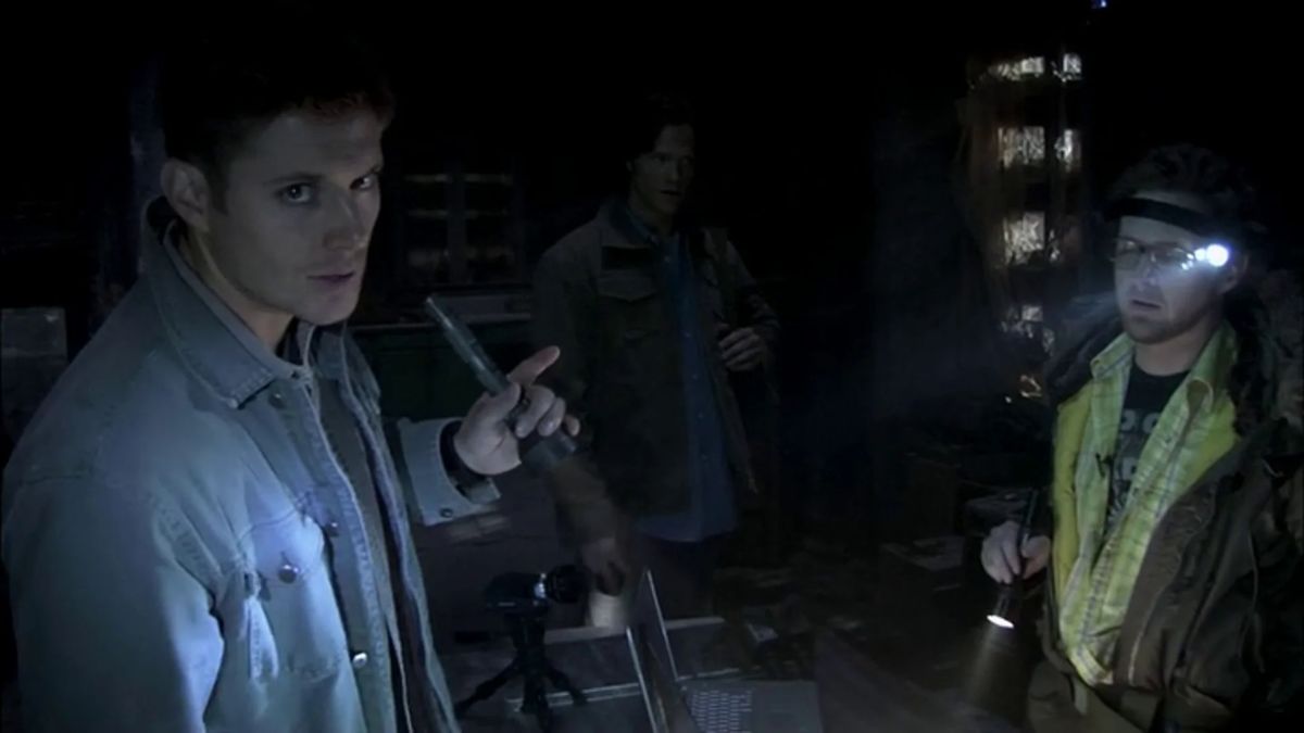 Sam and Dean Winchester with the Ghostfacers in Supernatural season 3